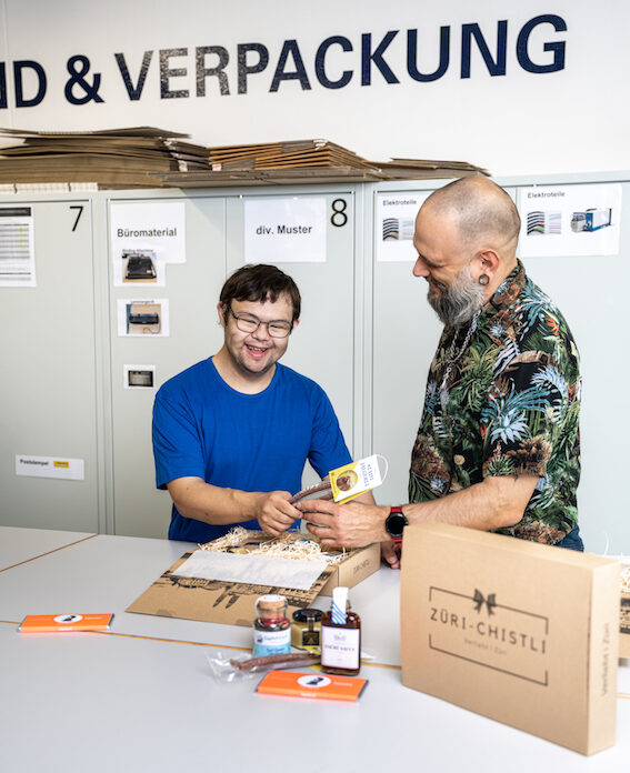 Verpackung mit Freude bei Vivendra